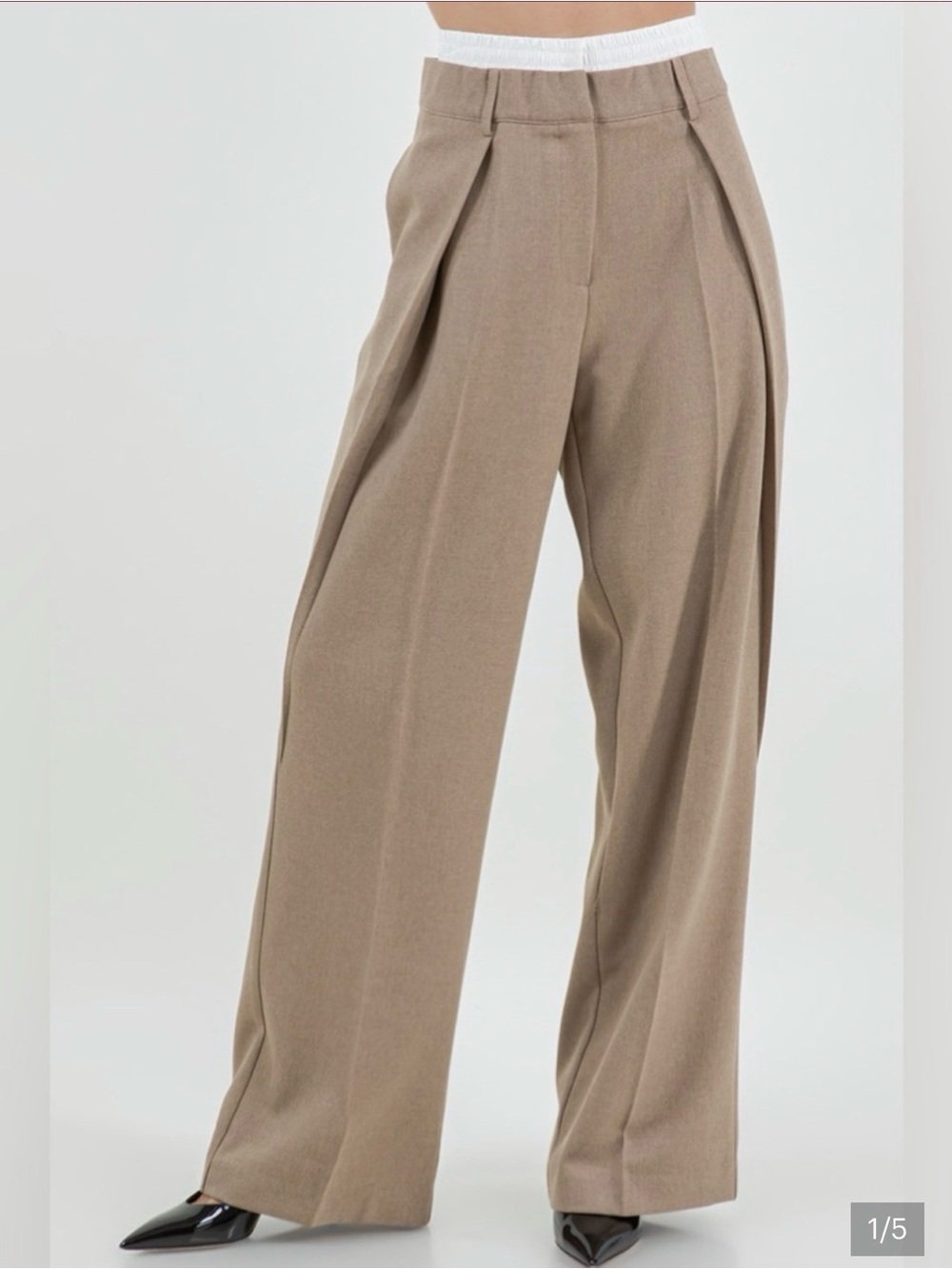 Arch The tan trousers. - barrel style pleated pants for gre Size 38 (women’s 6)